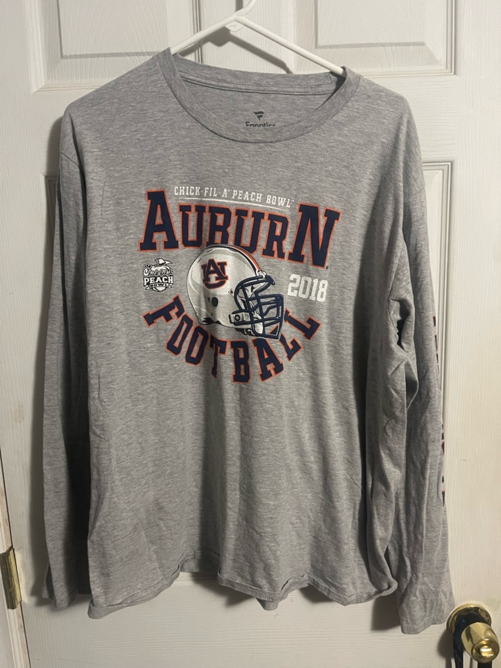 Fanatics Auburn University Football Gray Crewneck Long sleeveTee with Logo Print